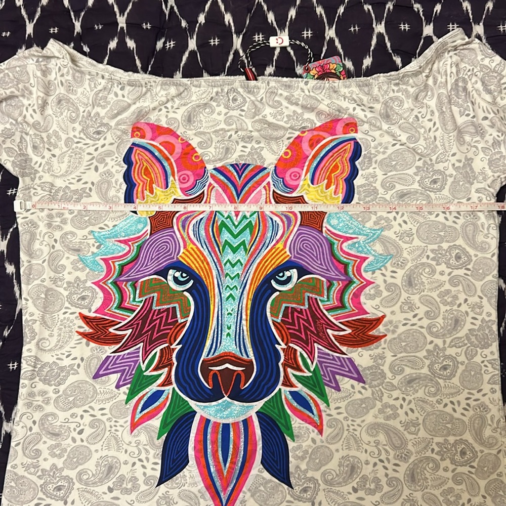 Ay Guey! 3/4 Sleeve Off-Shoulder Graphic Tee Wolf Pattern NWT - Picture 5 of 6